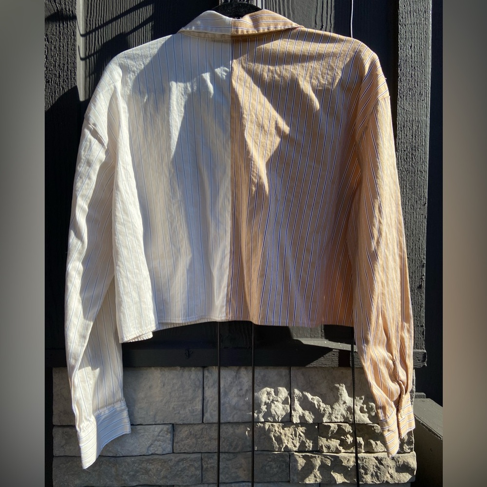 Forever 21 Beige and White Striped Cropped Button Up - Picture 4 of 7